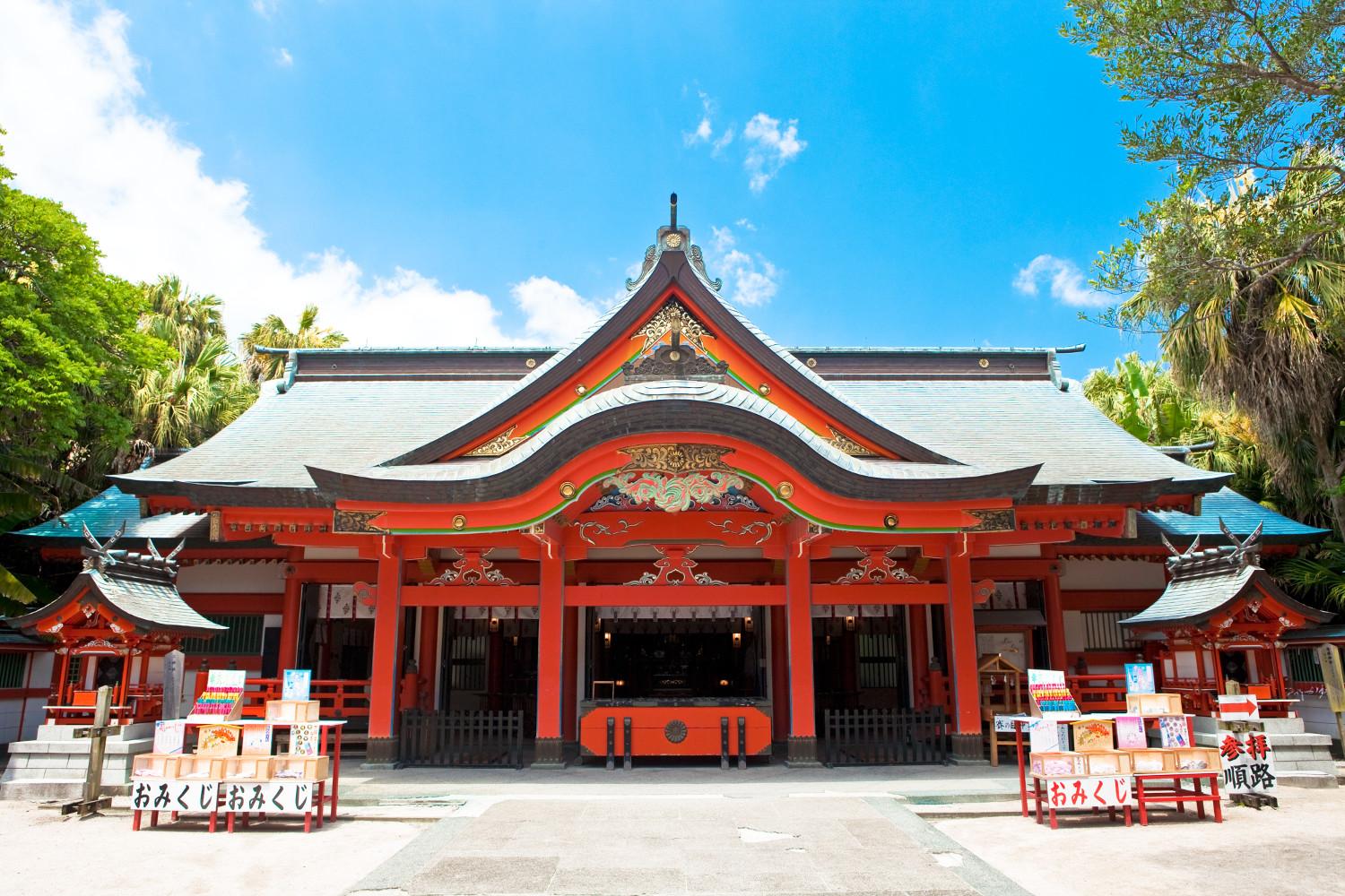 縁結びのご利益で知られる人気パワースポット「青島神社」-1