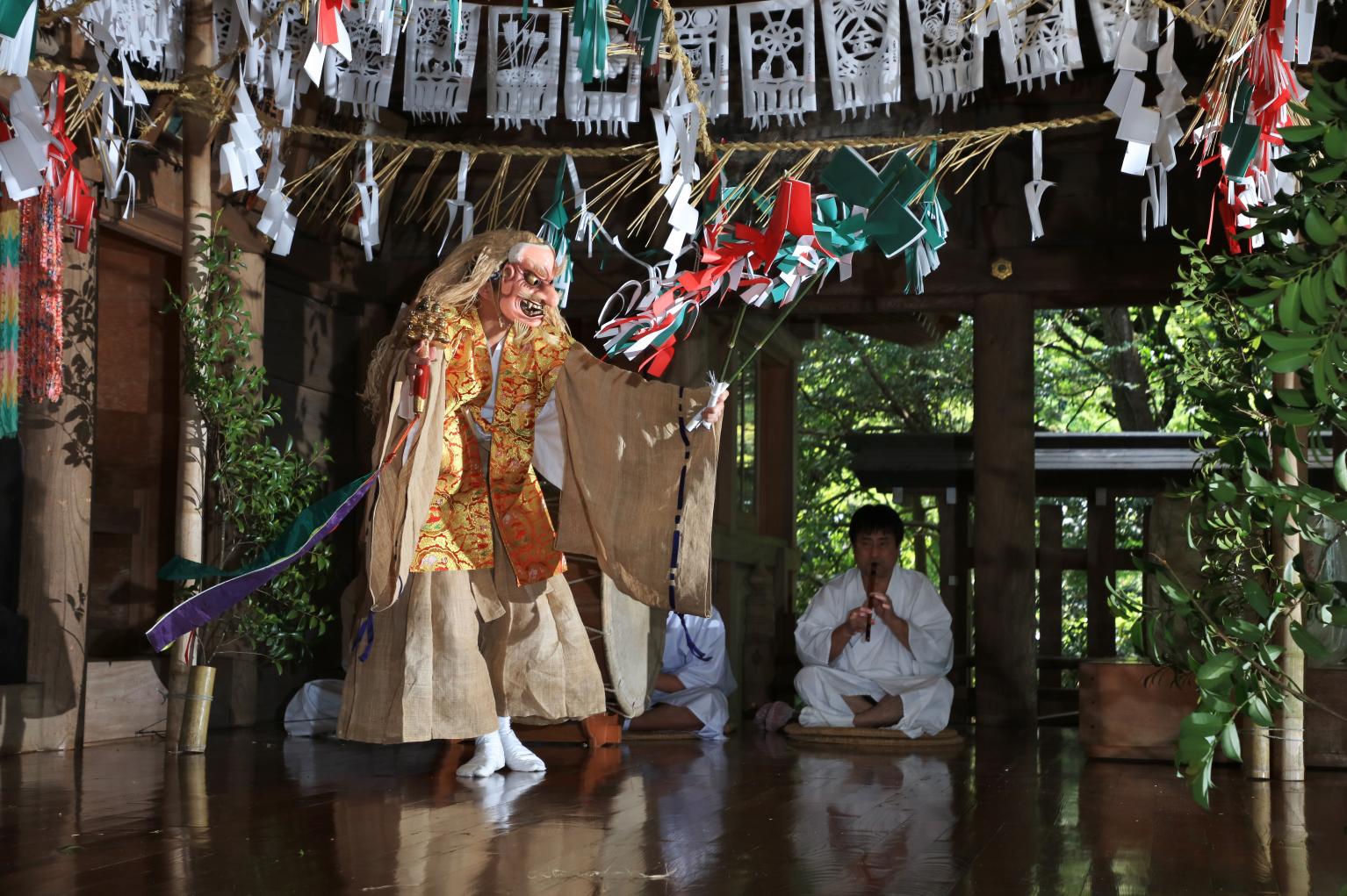 高千穂神楽（高千穂町）👆こちらをクリック！