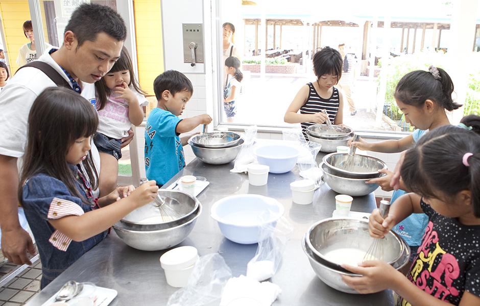 国立公園の霧島連山の麓に位置した体験牧場。「高千穂牧場の手作り体験」-1