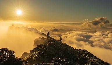 雲海の縁に立つ【えびの市】-1