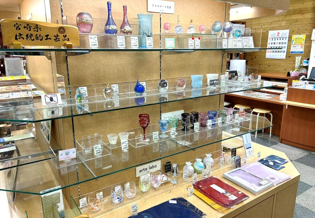工芸品コーナー-3