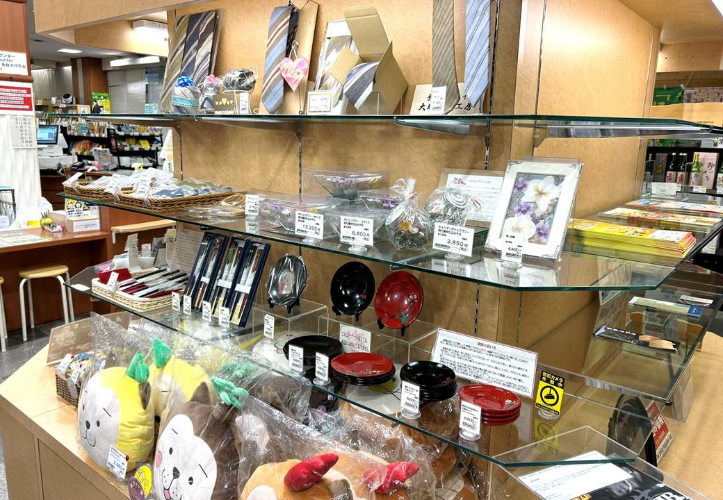 工芸品コーナー-2