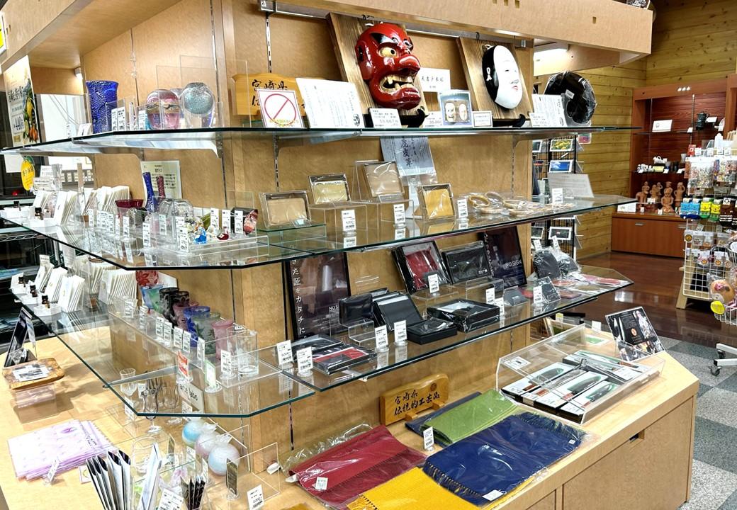 工芸品コーナー-4