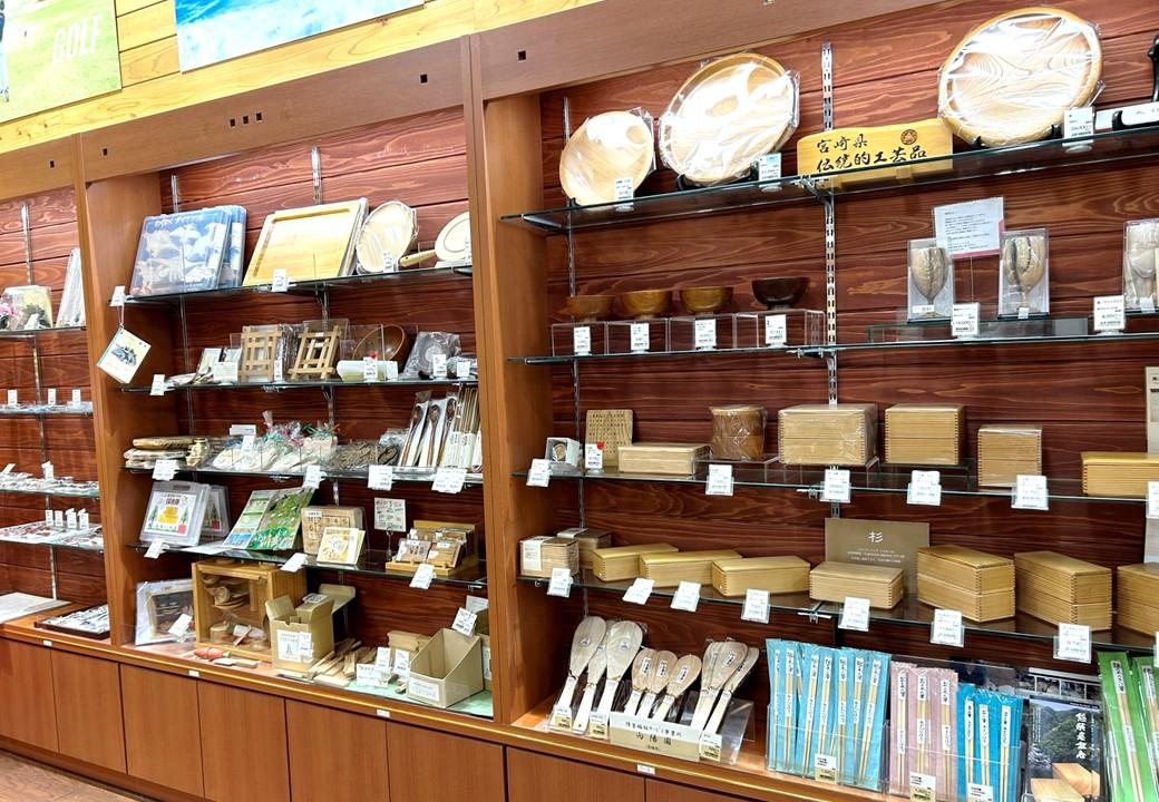 工芸品コーナー-0