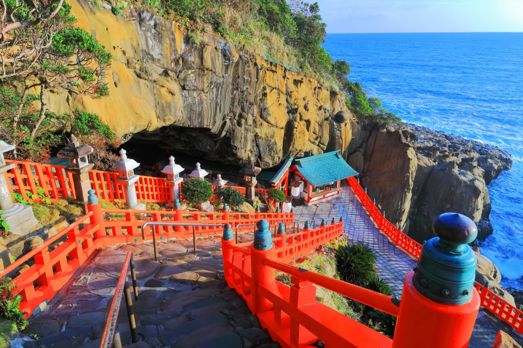 Iharebiko set out from his birthplace and in Yamato became Japan's first emperor, Jinmu.-0