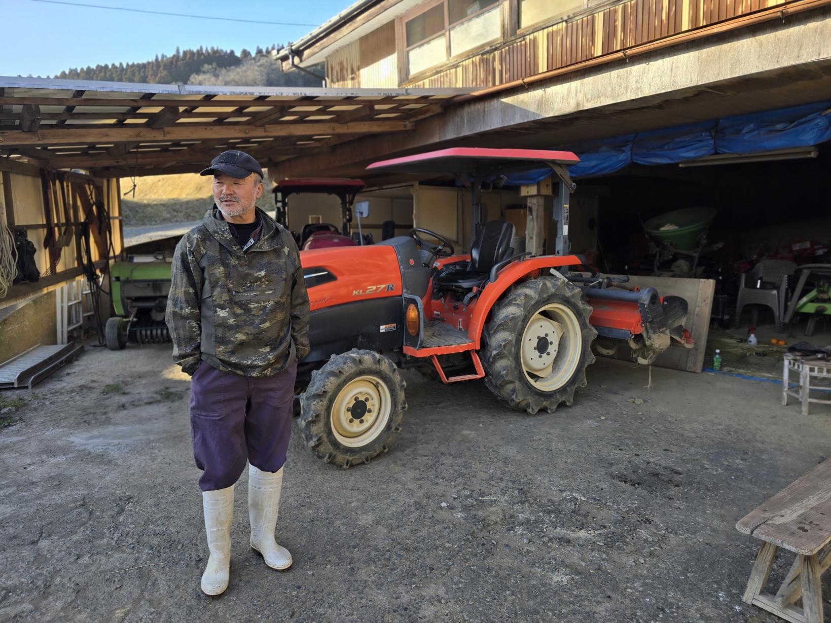 神を舞う農家の素顔。夜には神の依代に-1