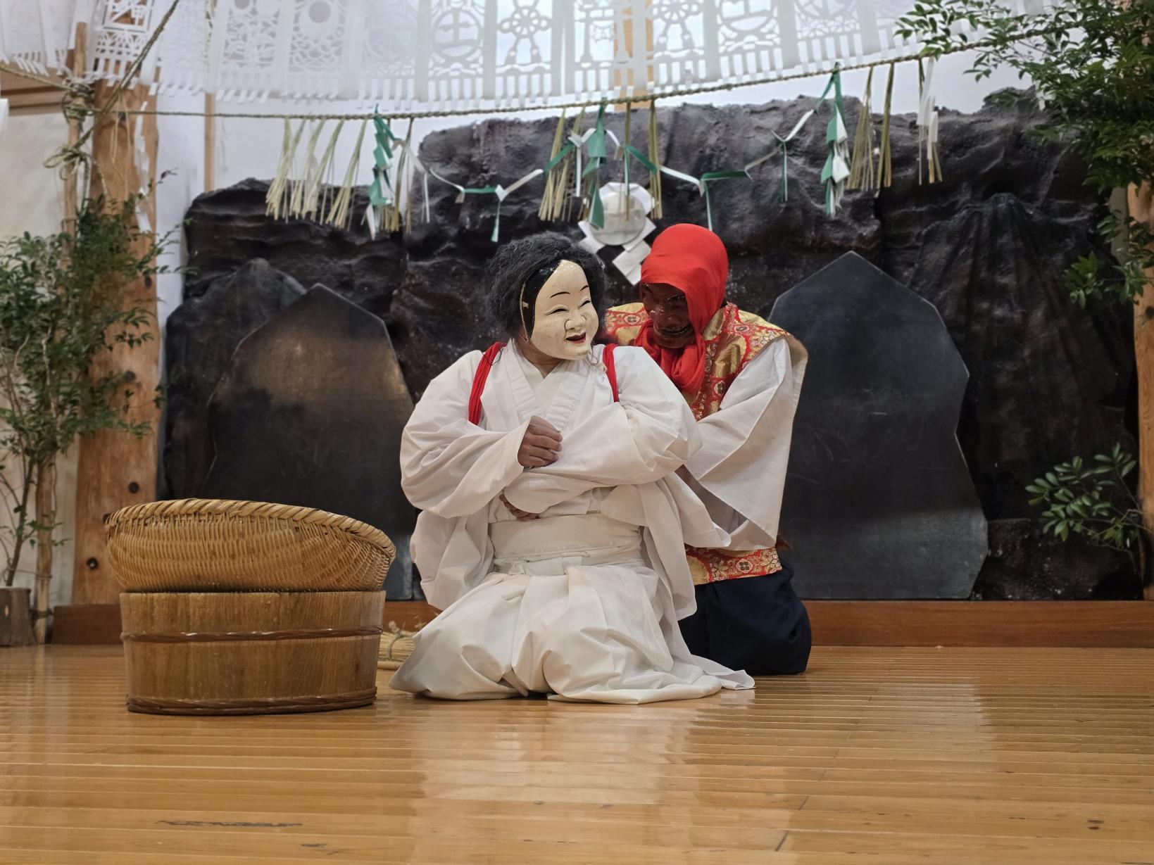 御神体（ごしんたい）の舞-1