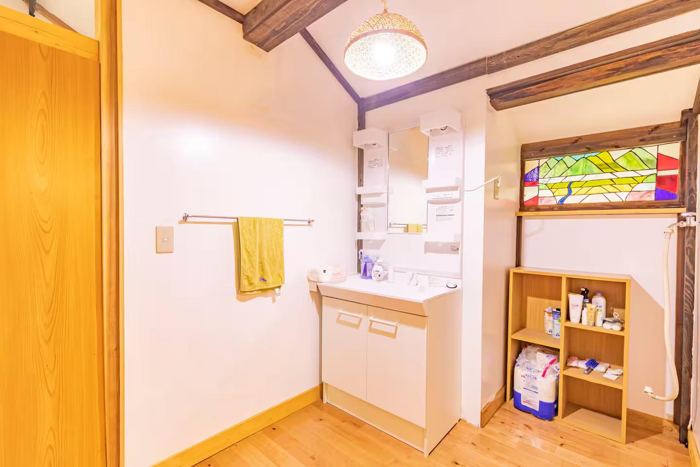 古民家でも寒くない。薪ストーブでポカポカの夜-4