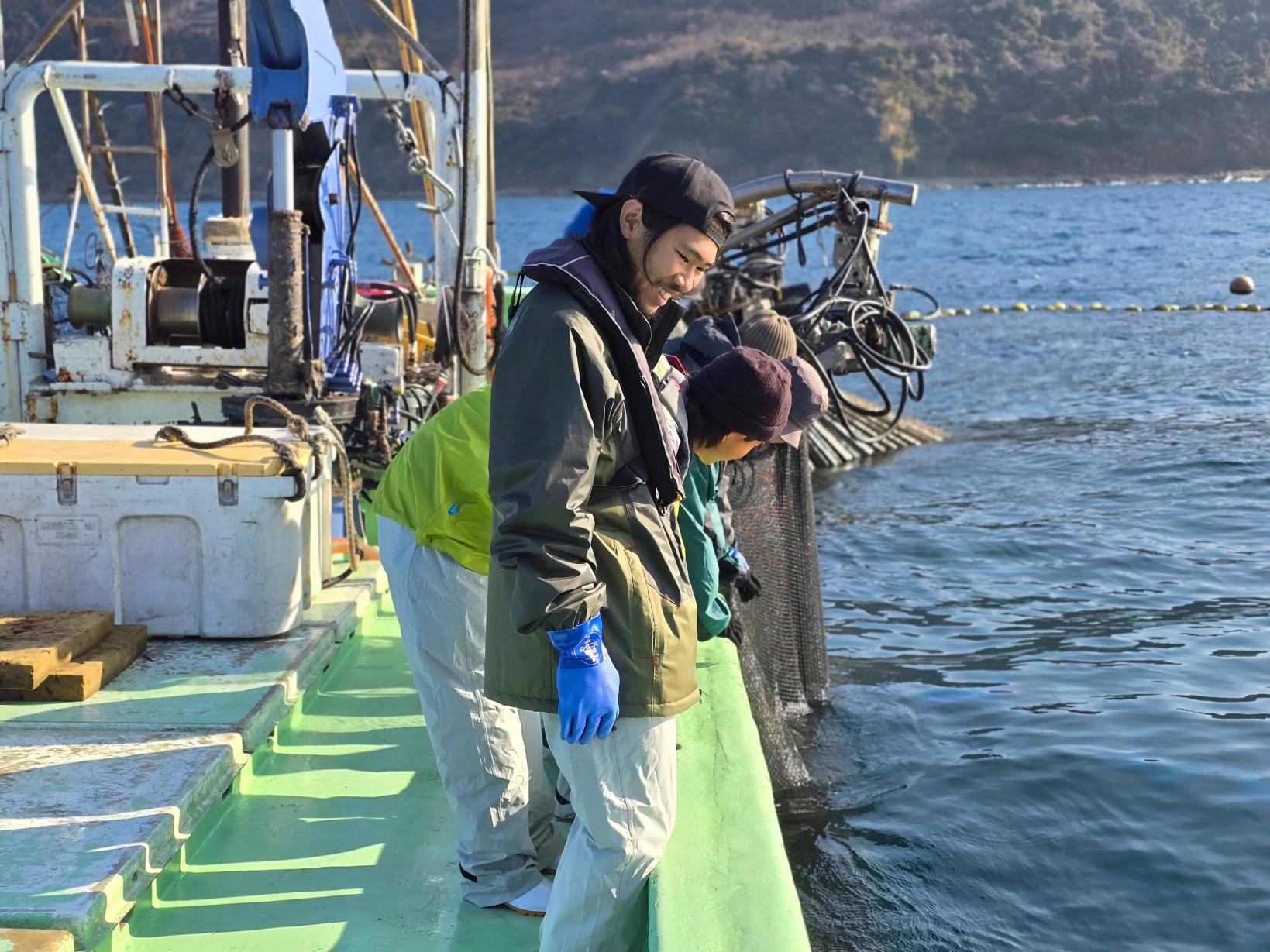 みんなで力を合わせて！網の引き上げ体験-0