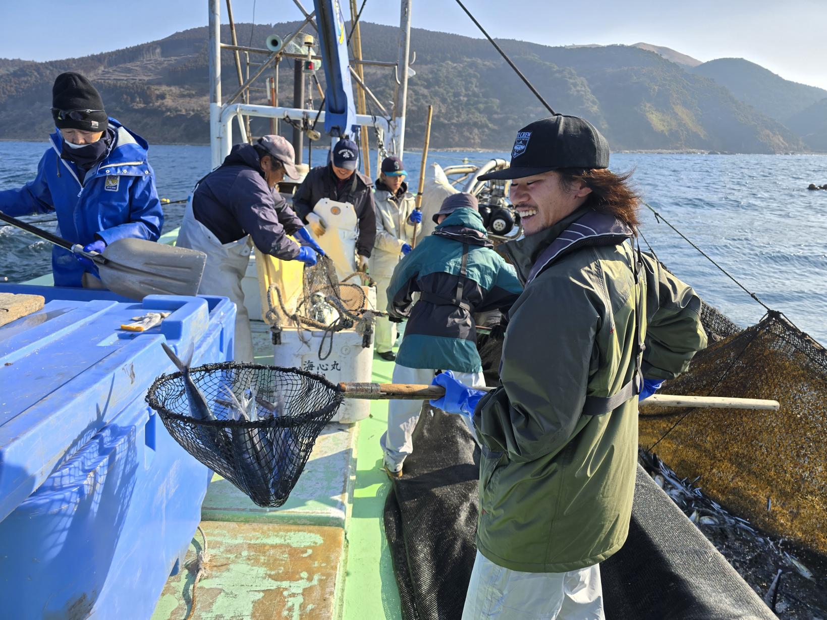 魚が跳ねる！獲れたての感動-3