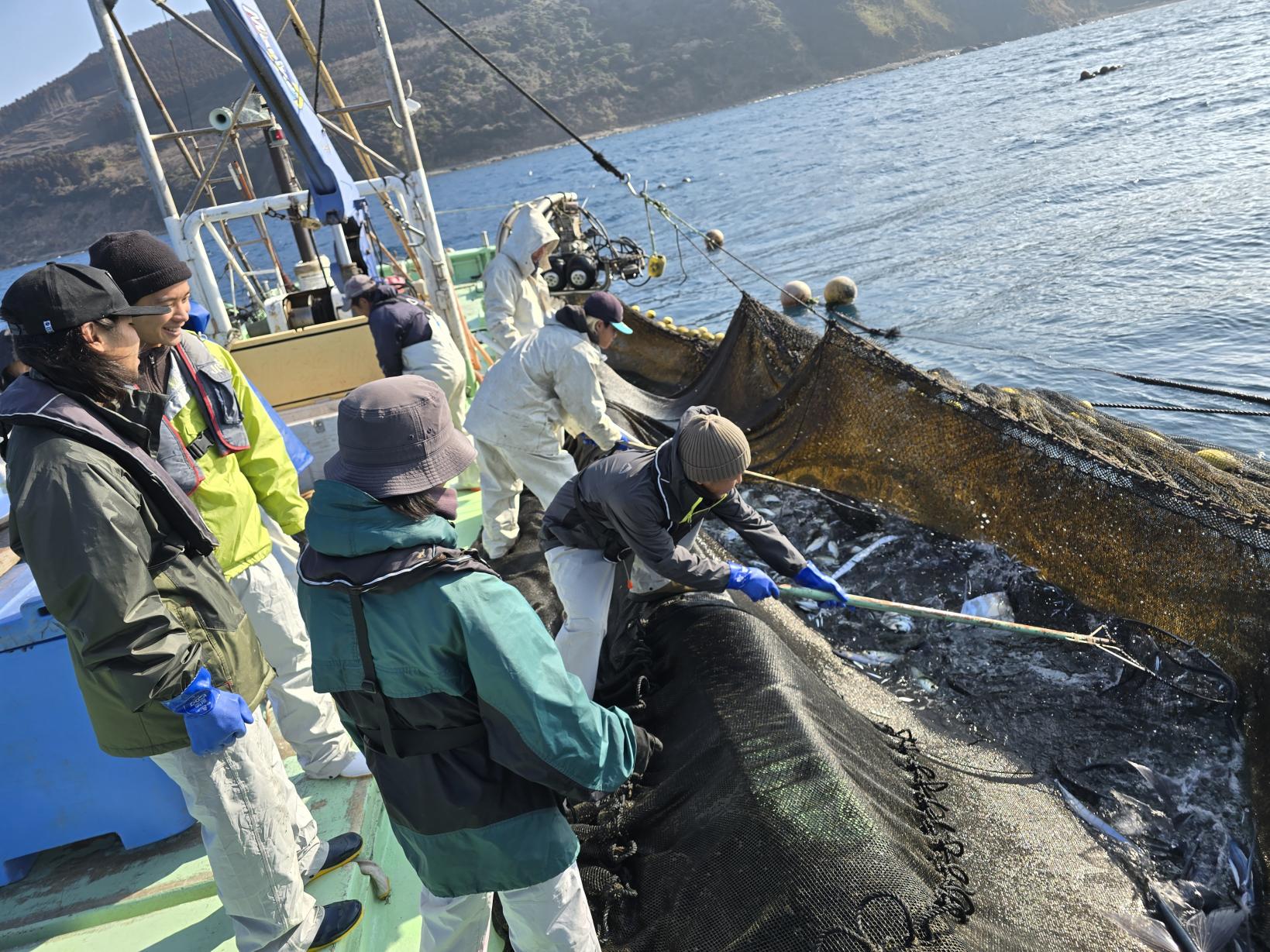 魚が跳ねる！獲れたての感動-0