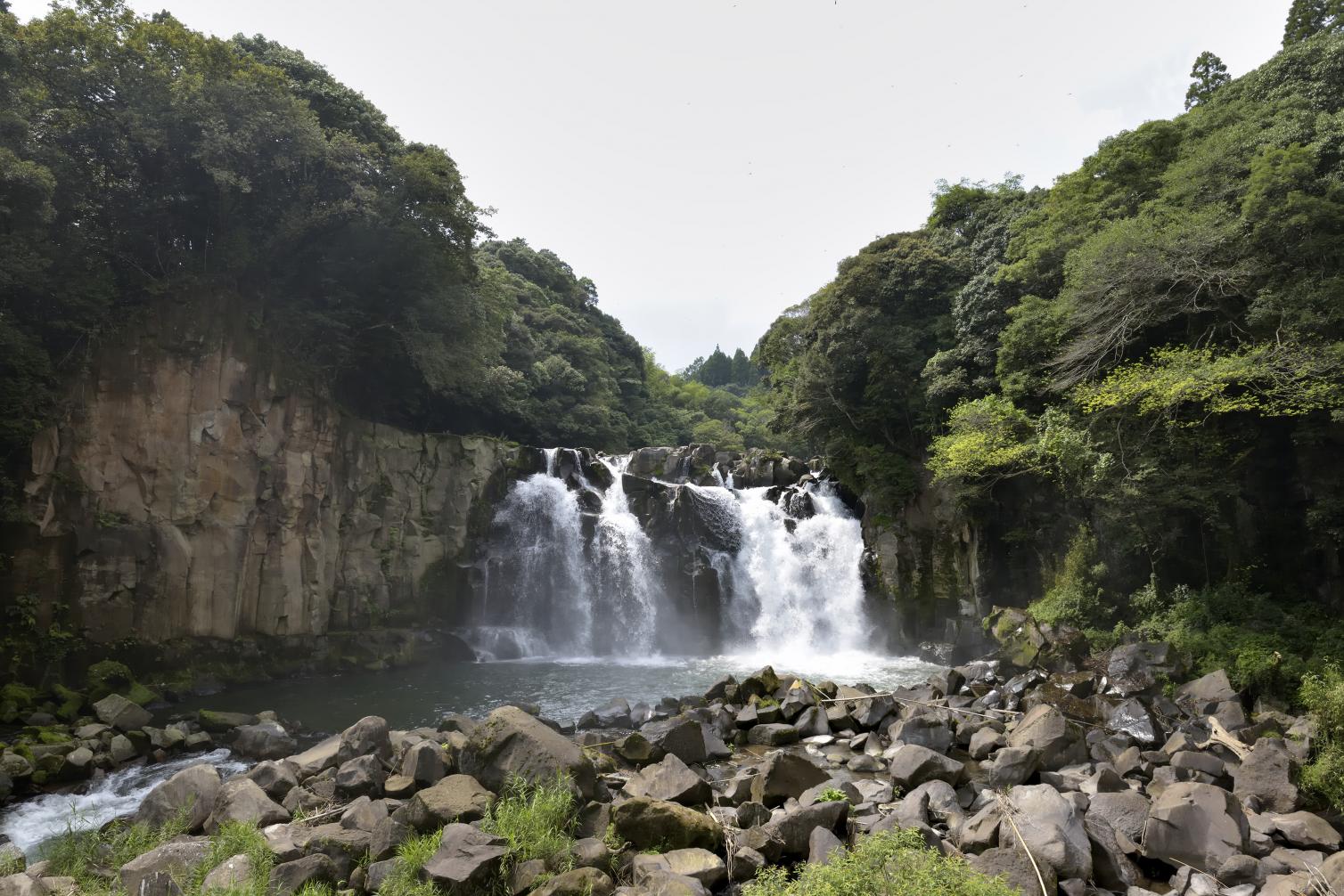 第9位　関之尾滝（都城市）｜日本有数の滝と甌穴群の景観美-0