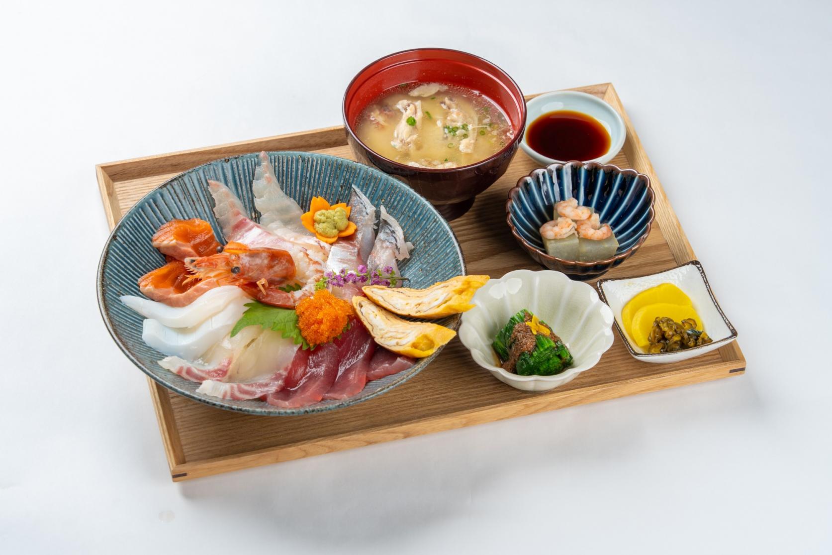 漁協食堂とのうら（日南市）｜漁港直結の海鮮グルメスポット-0