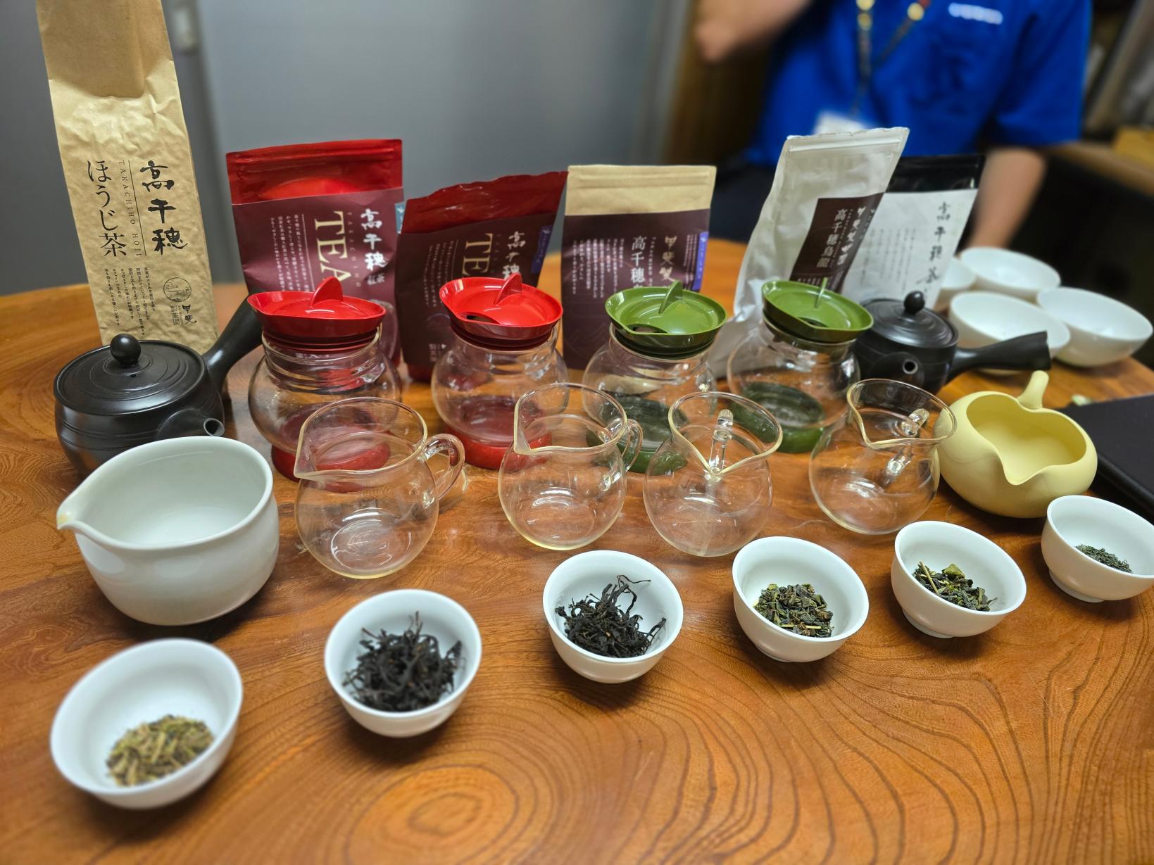 6種類の飲み比べ、同じ茶園から、これだけの表情が生まれる-0