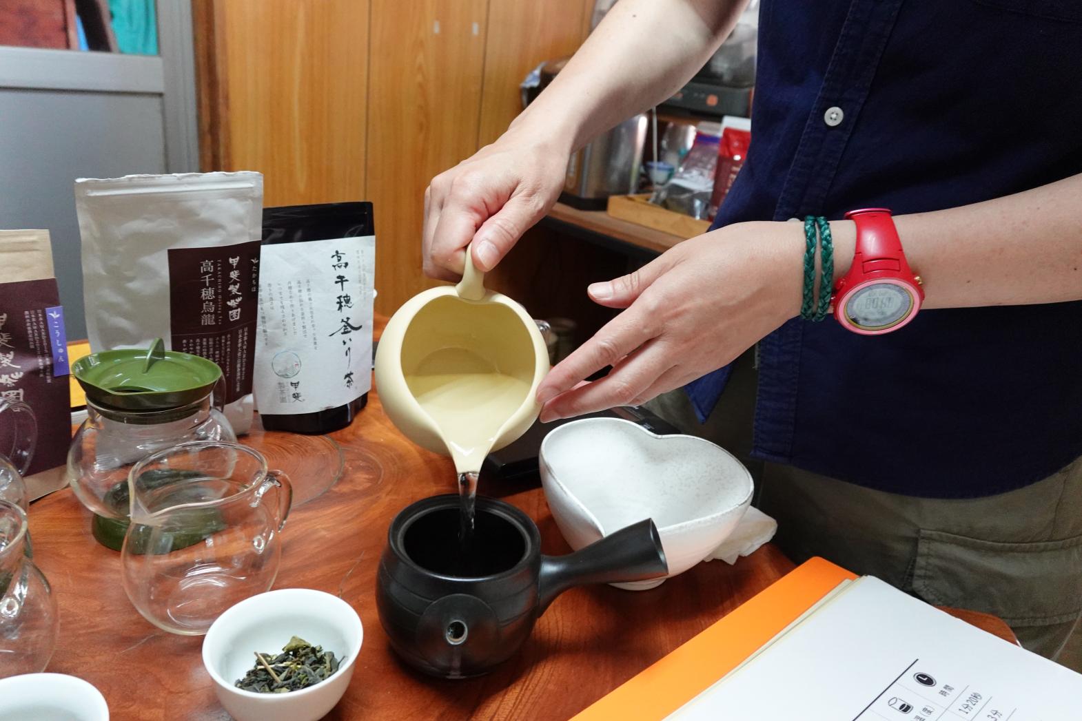6種類の飲み比べ、同じ茶園から、これだけの表情が生まれる-1