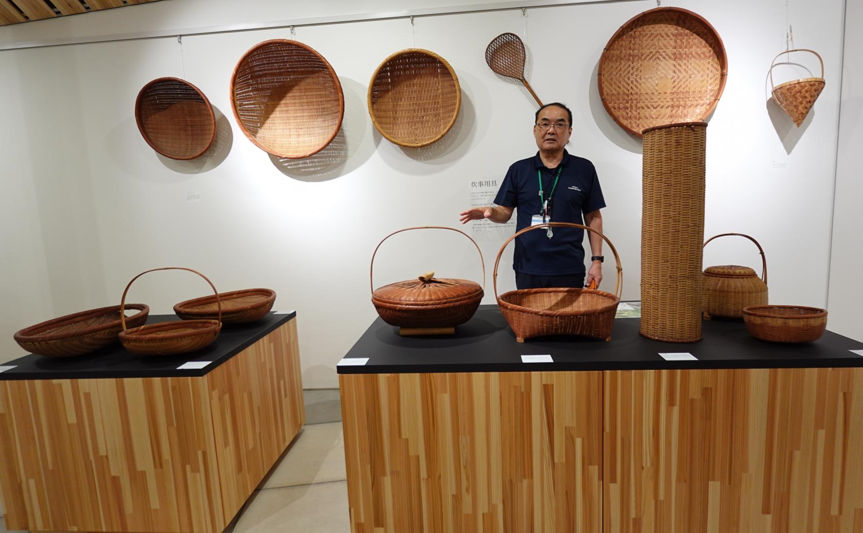 蓋がどの角度からでも合う、真円の飯籠-0