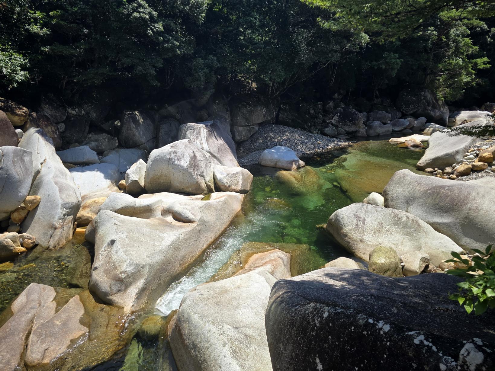 祝子川｜花崗岩の絶景と、透き通る清流-1