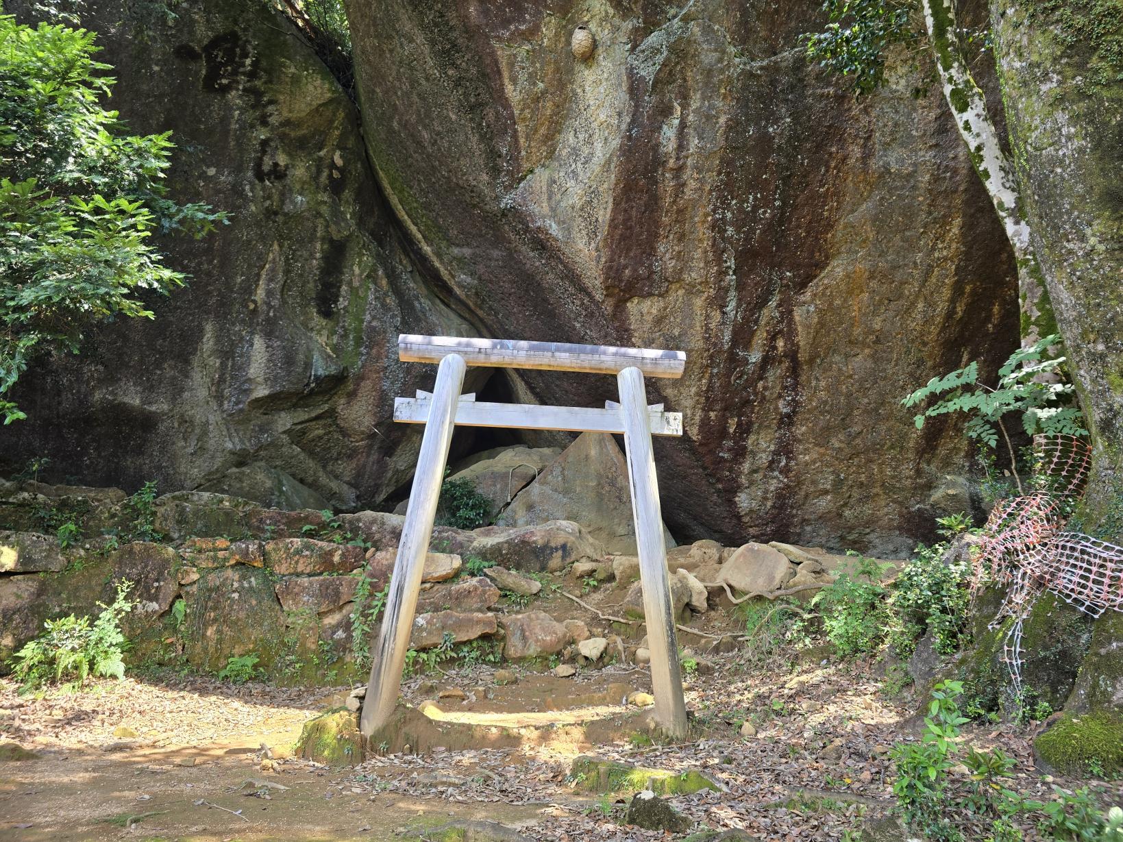神さん山｜山幸彦伝説と巨石が放つ、太古のエネルギー-3