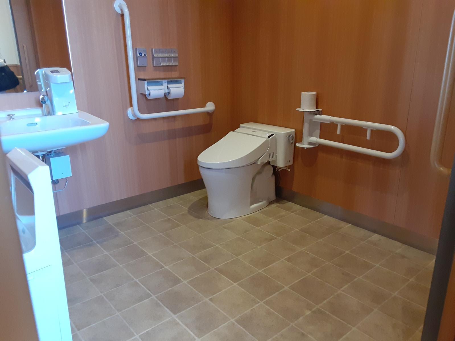 志比田第二増設工場内4Fの多目的トイレ内部-5