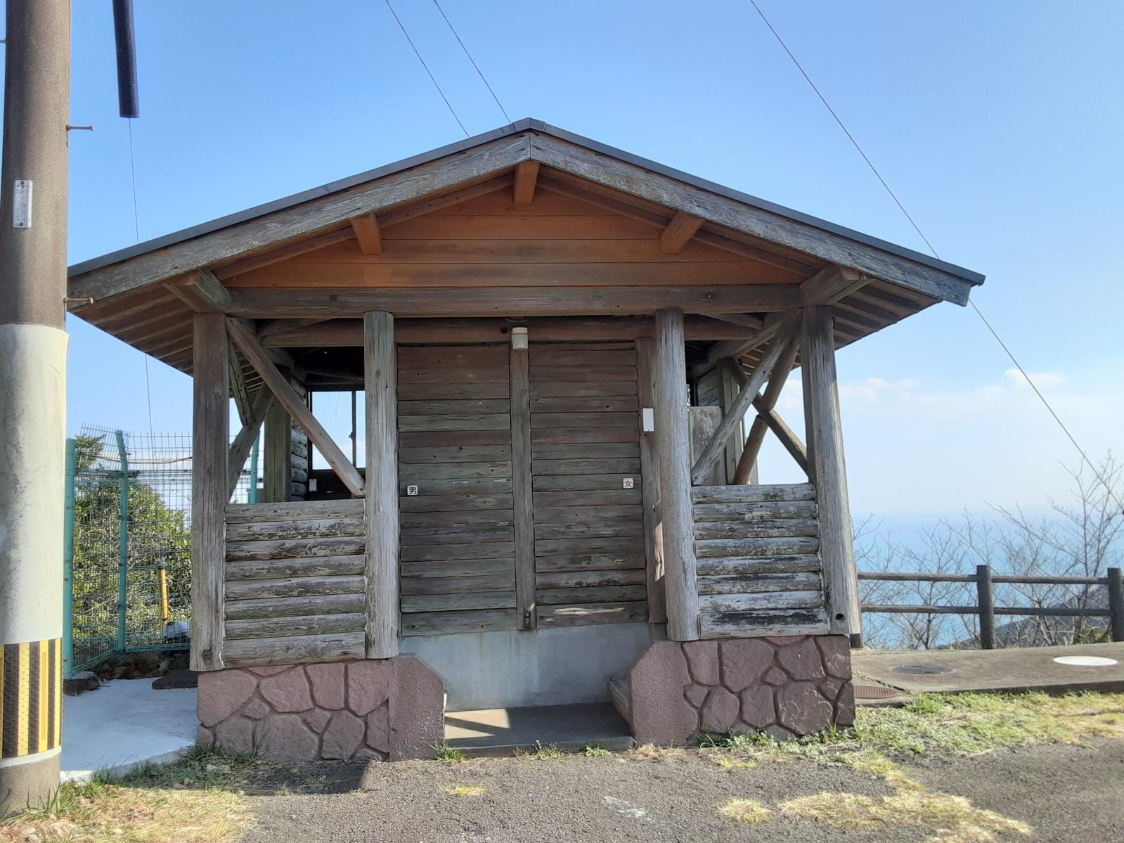 トイレ外観-0