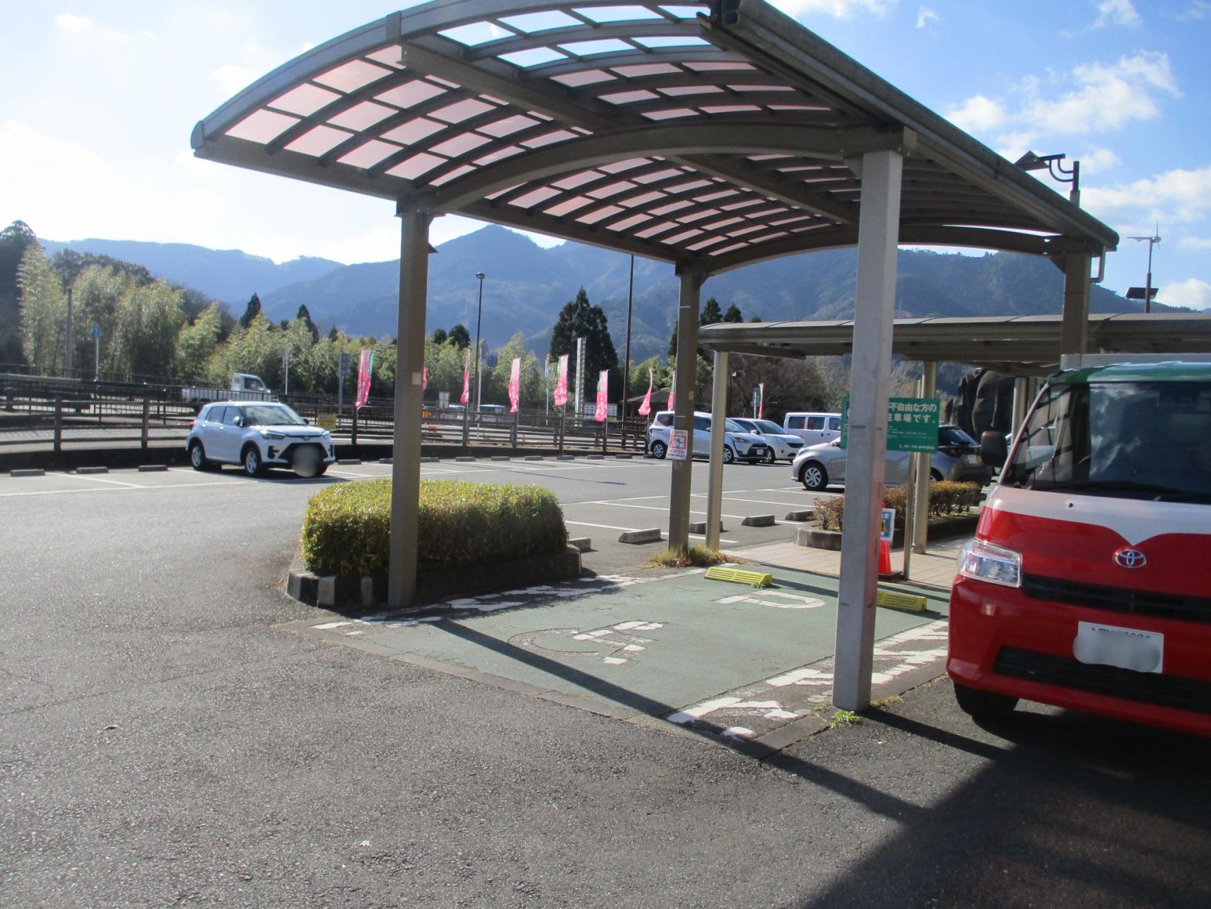 障がい者用駐車場-0