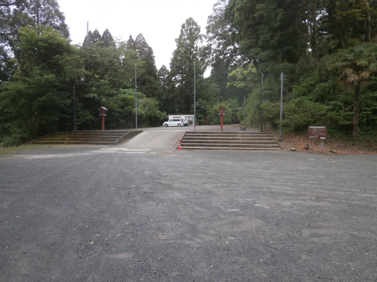 駐車場-0
