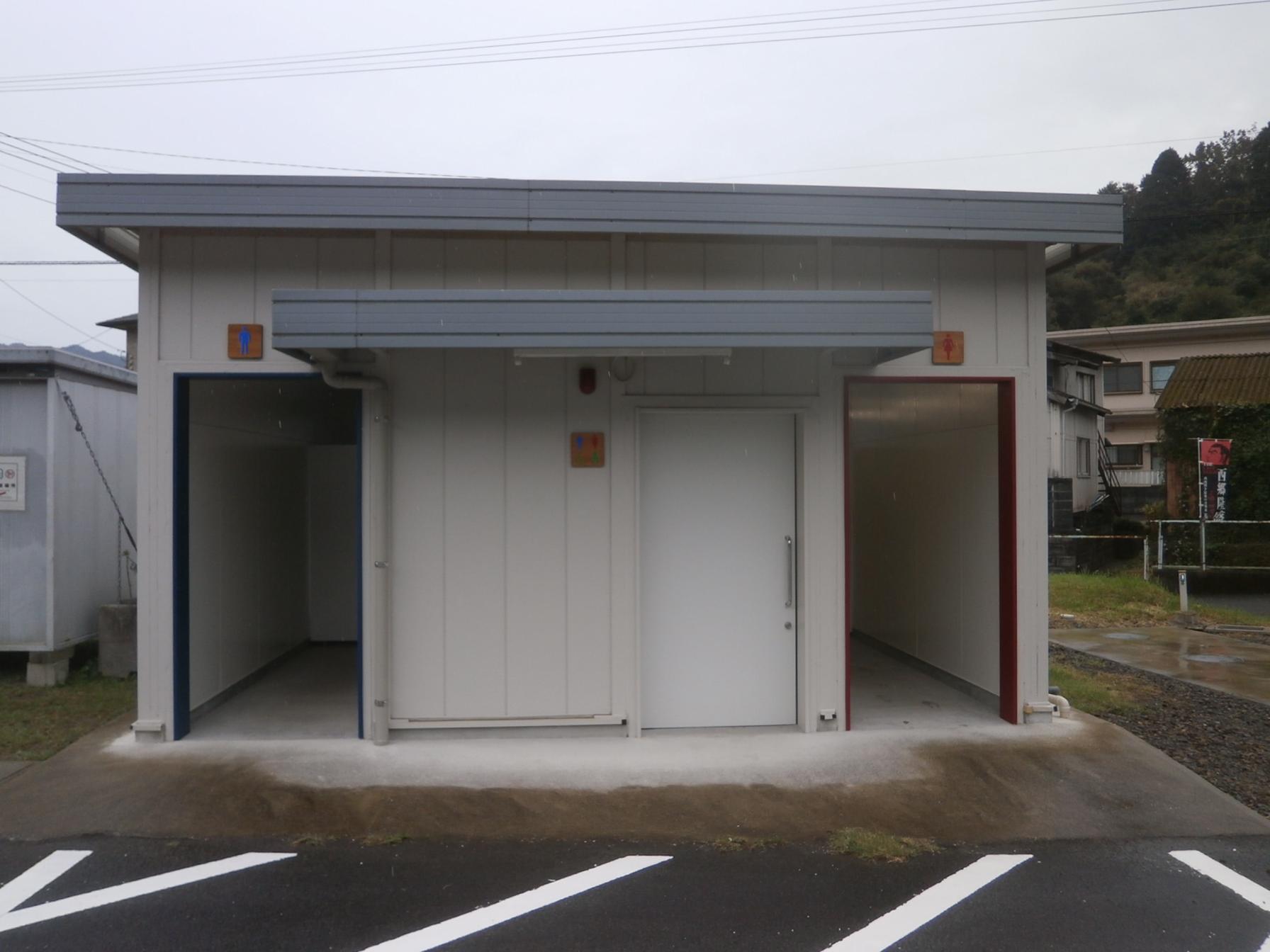 トイレ外観-0