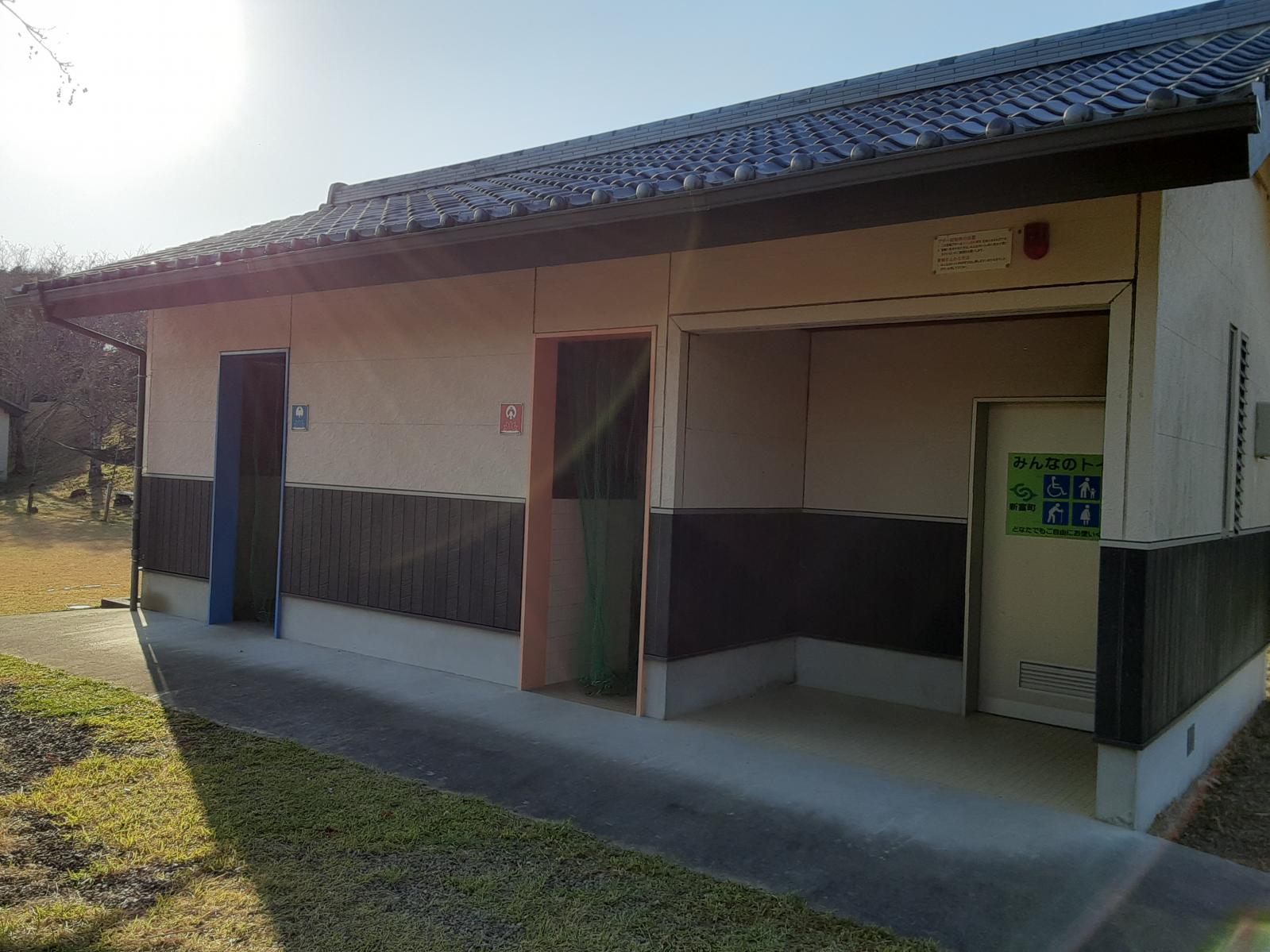 トイレ外観-0