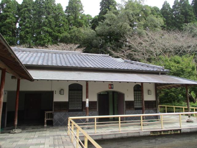 トイレ外観-0