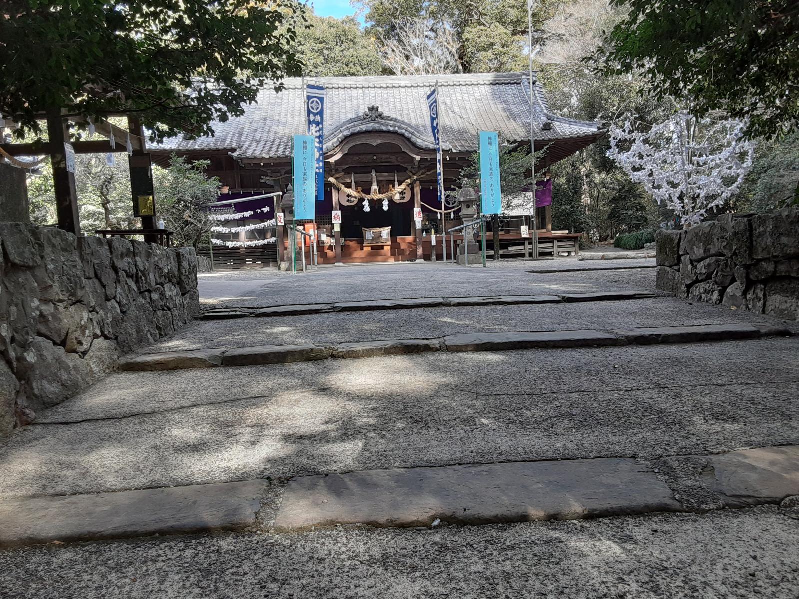 参道の段差-0