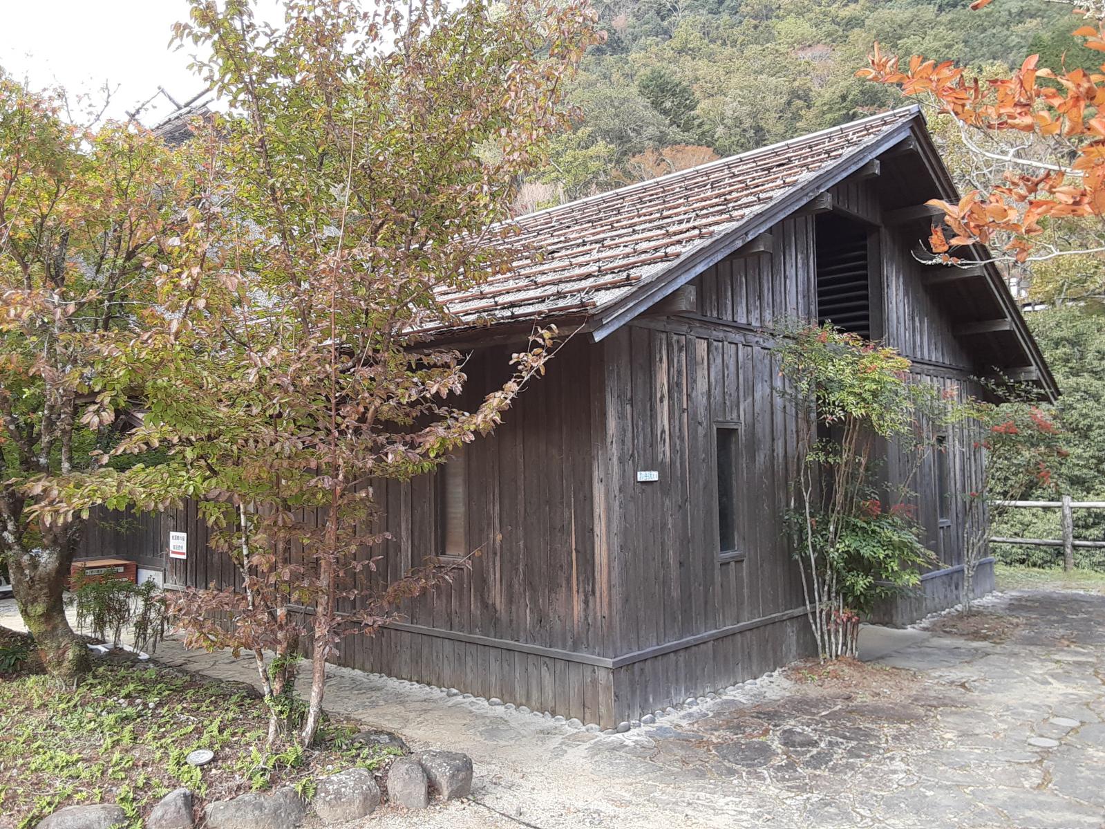 トイレ外観-0