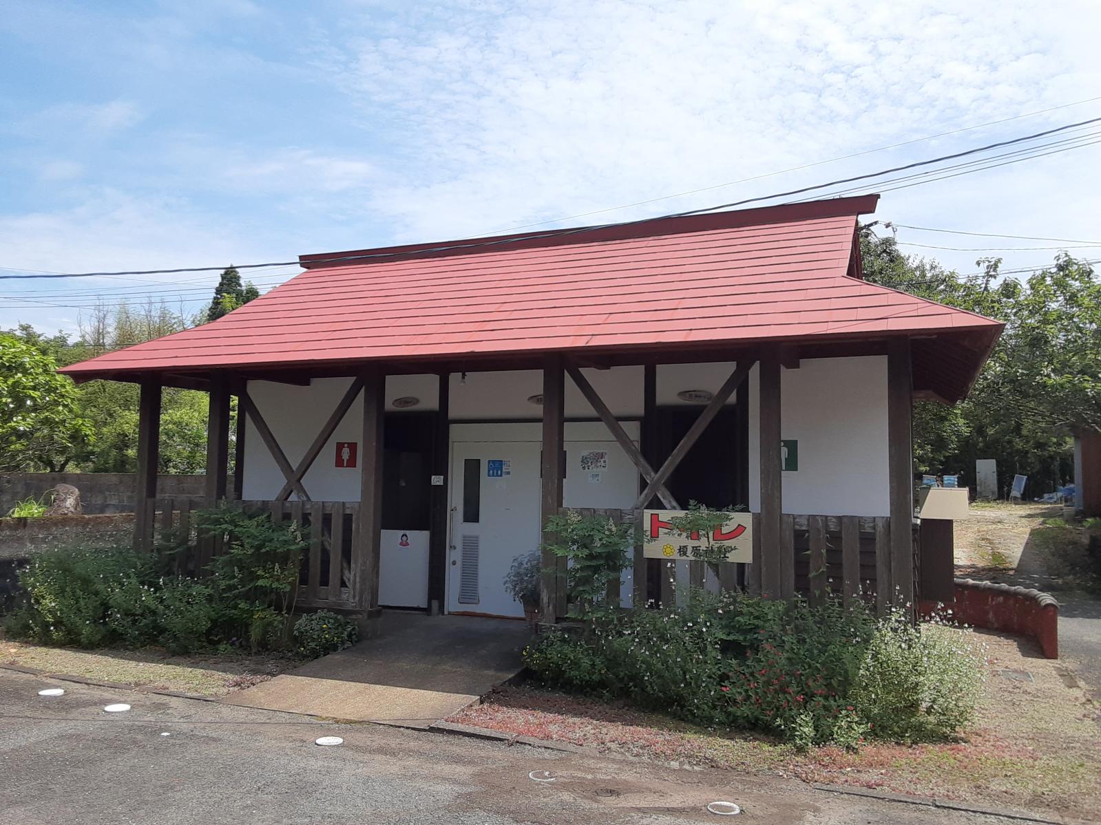 トイレ外観-0