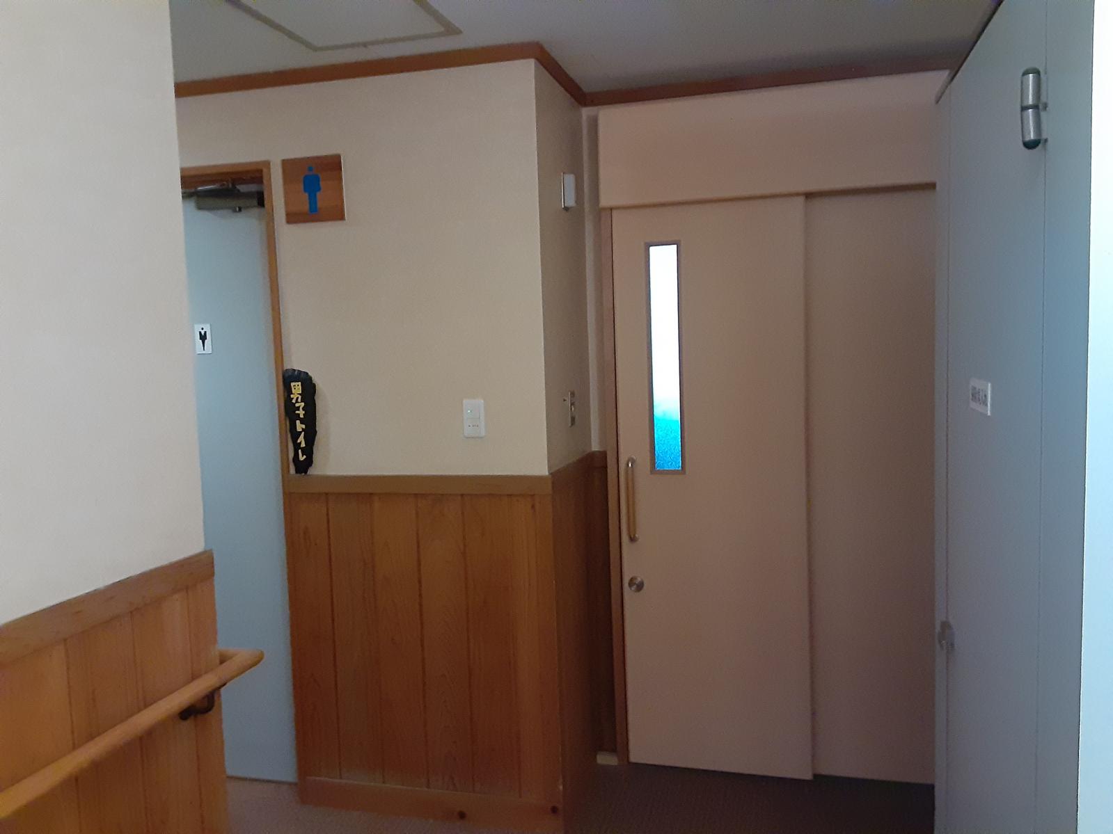 トイレ入口-0