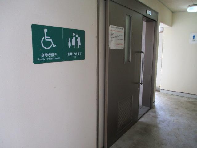 多目的トイレ入口-1
