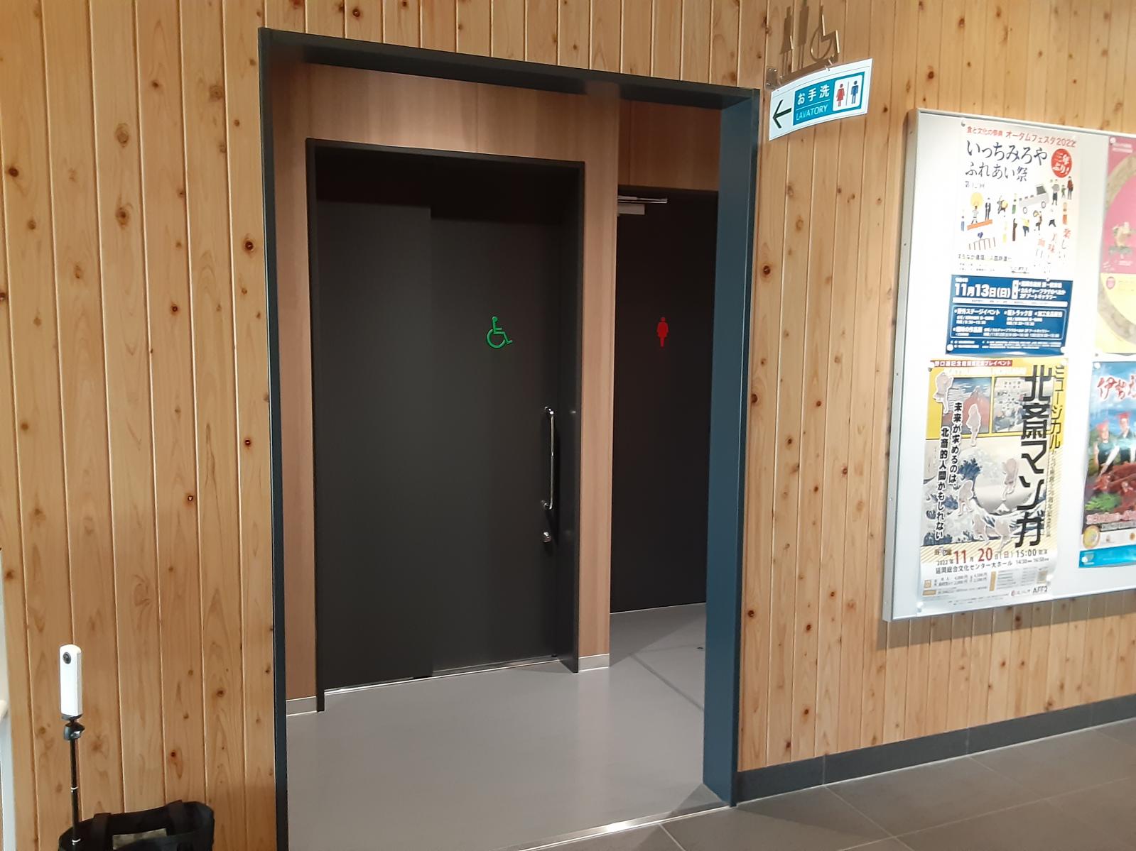 トイレ入口-0
