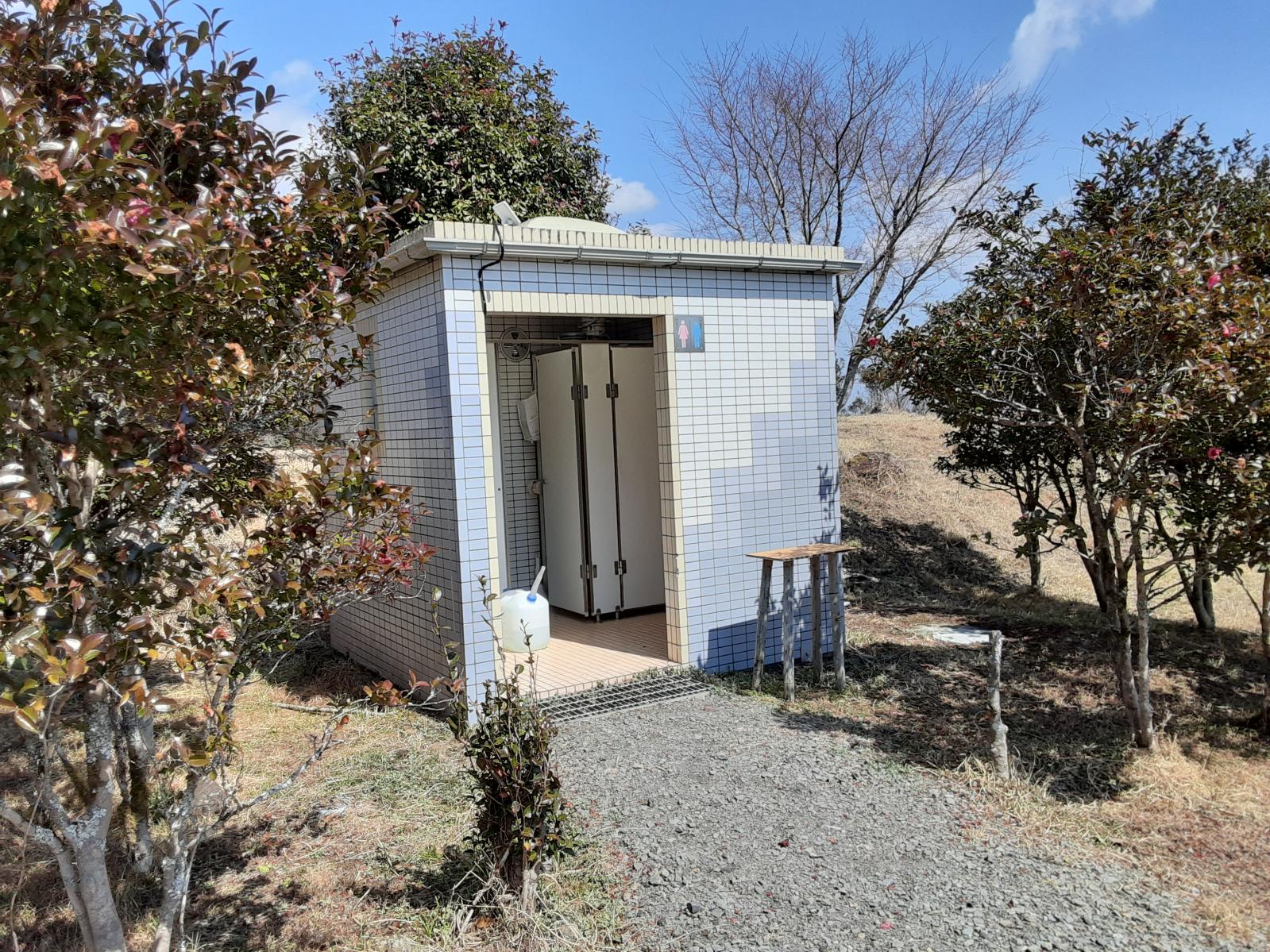 トイレ外観-0