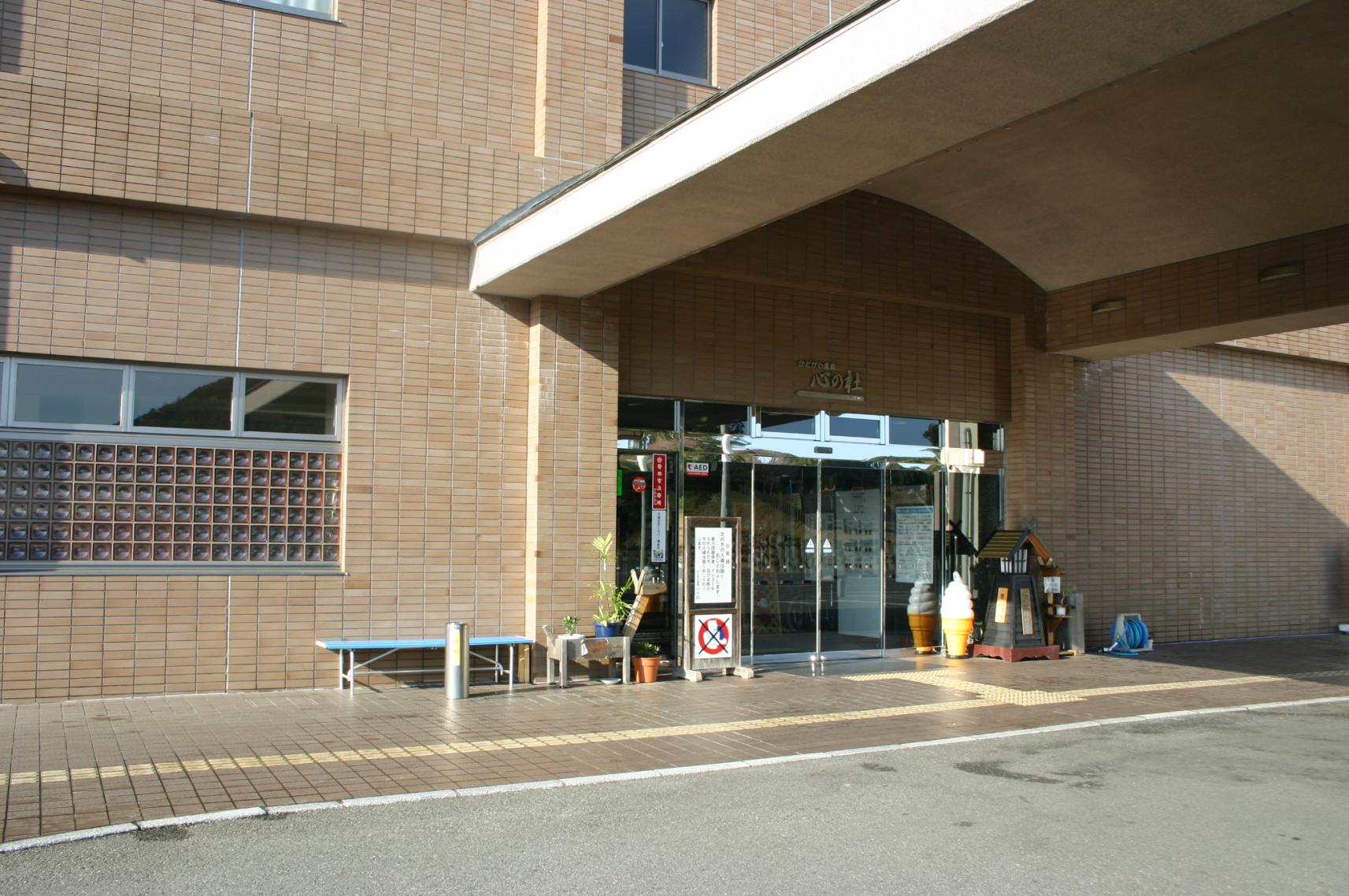 出入口までの通路-0