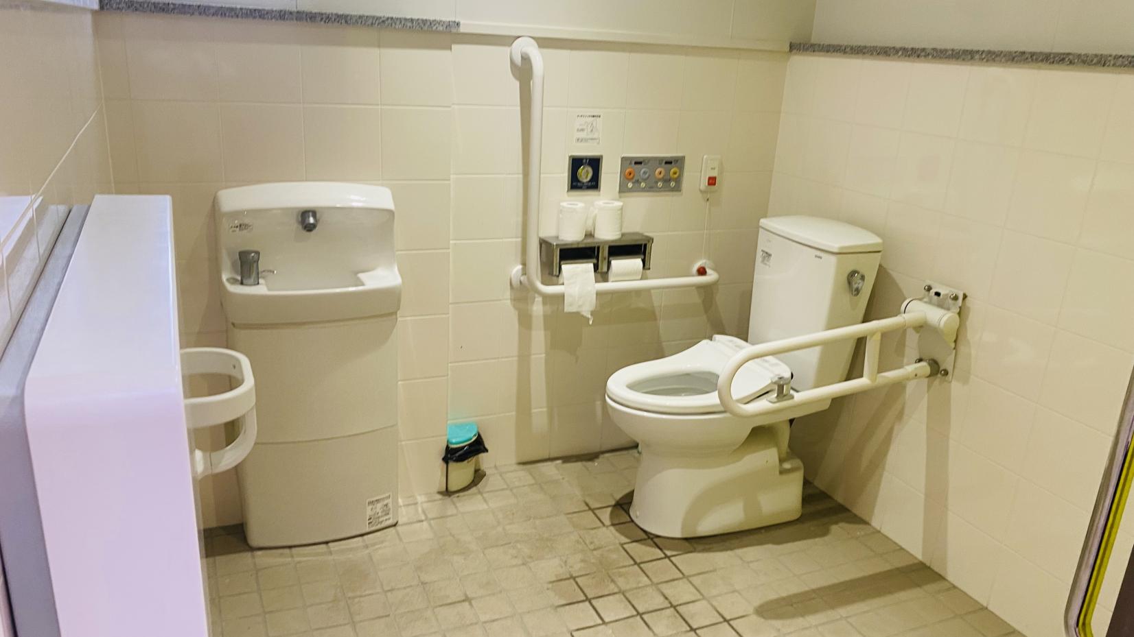 多目的トイレ内部(高鍋大師)-1