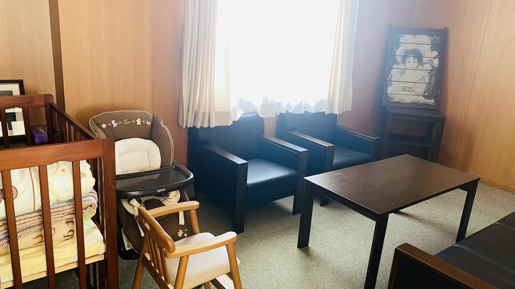授乳室内部-0