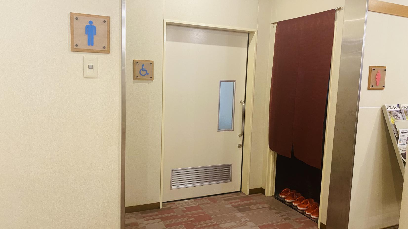 多目的トイレ入口-0
