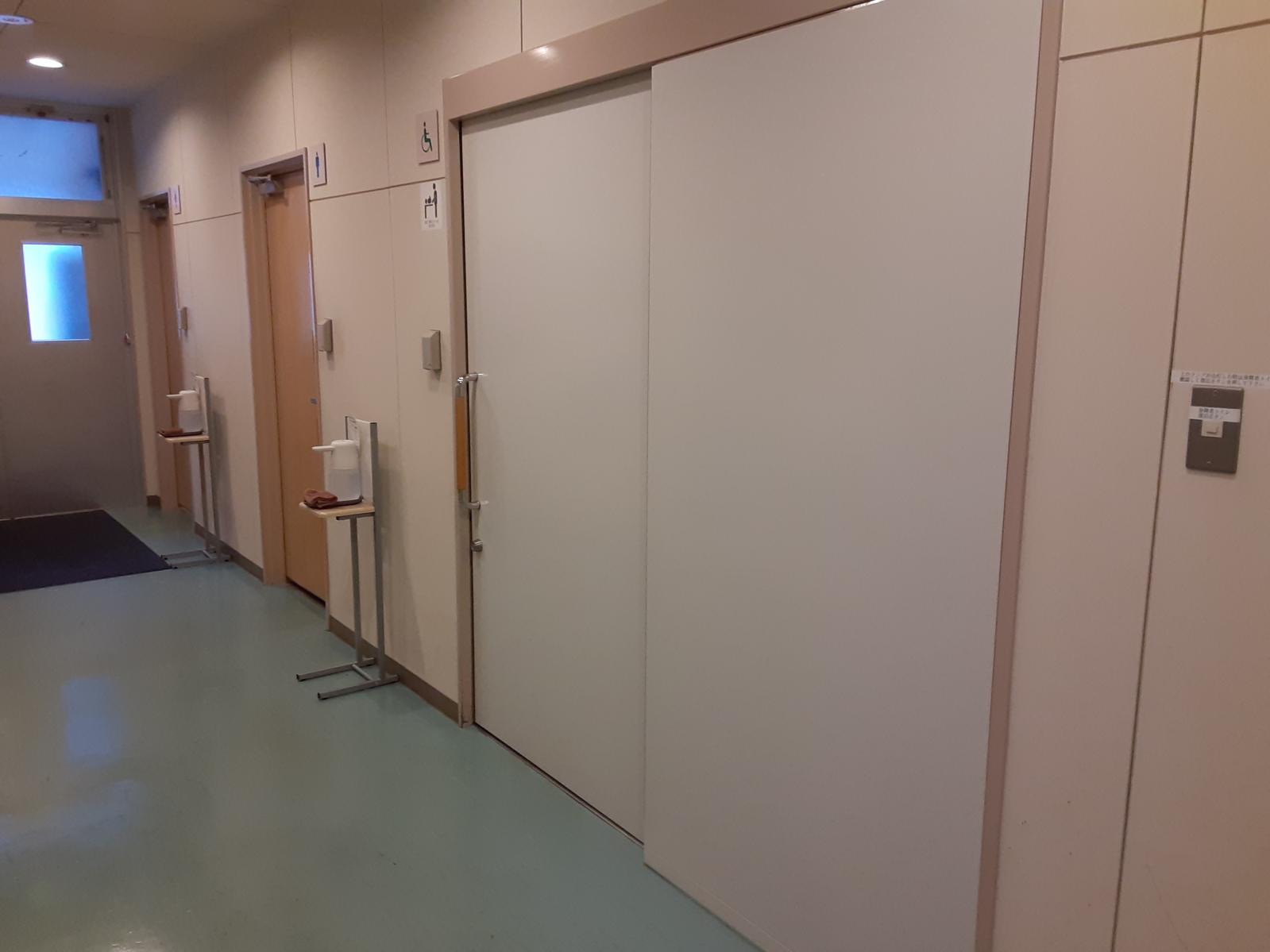 トイレ入口-0