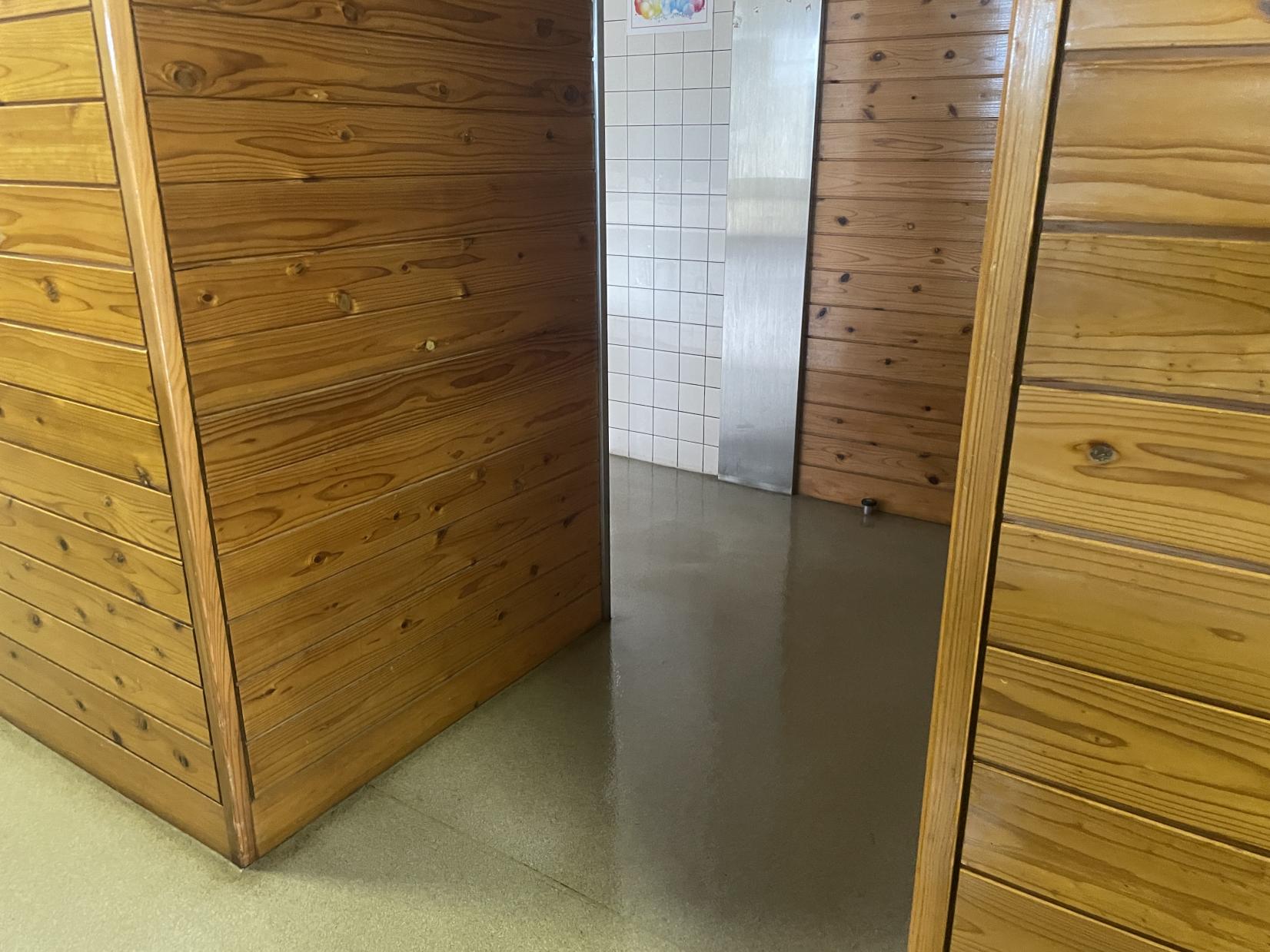 多目的トイレ入口-1