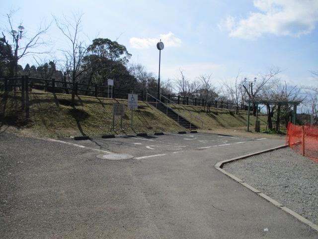 垂水公園頂上の障がい者用駐車場-0