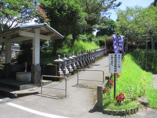 本殿までのスロープ-0