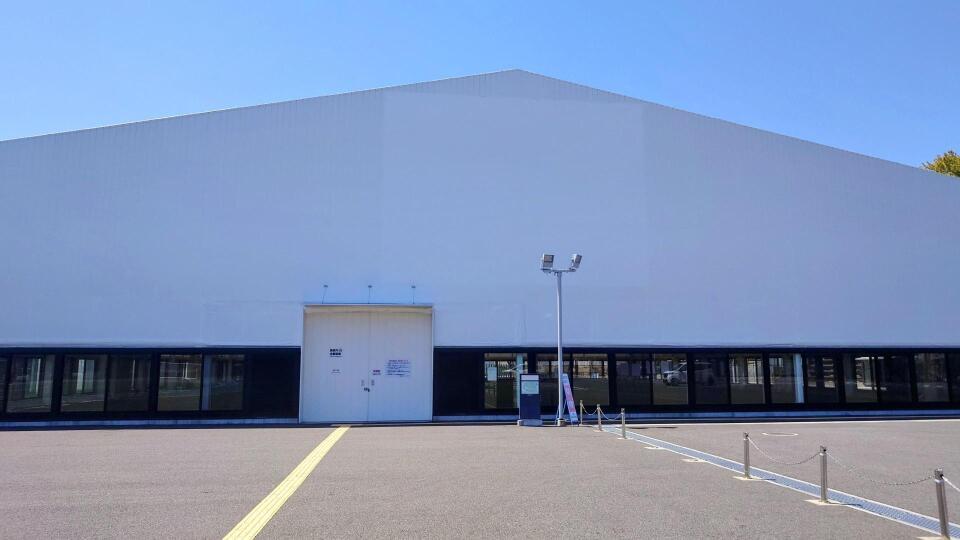 屋内練習場正面