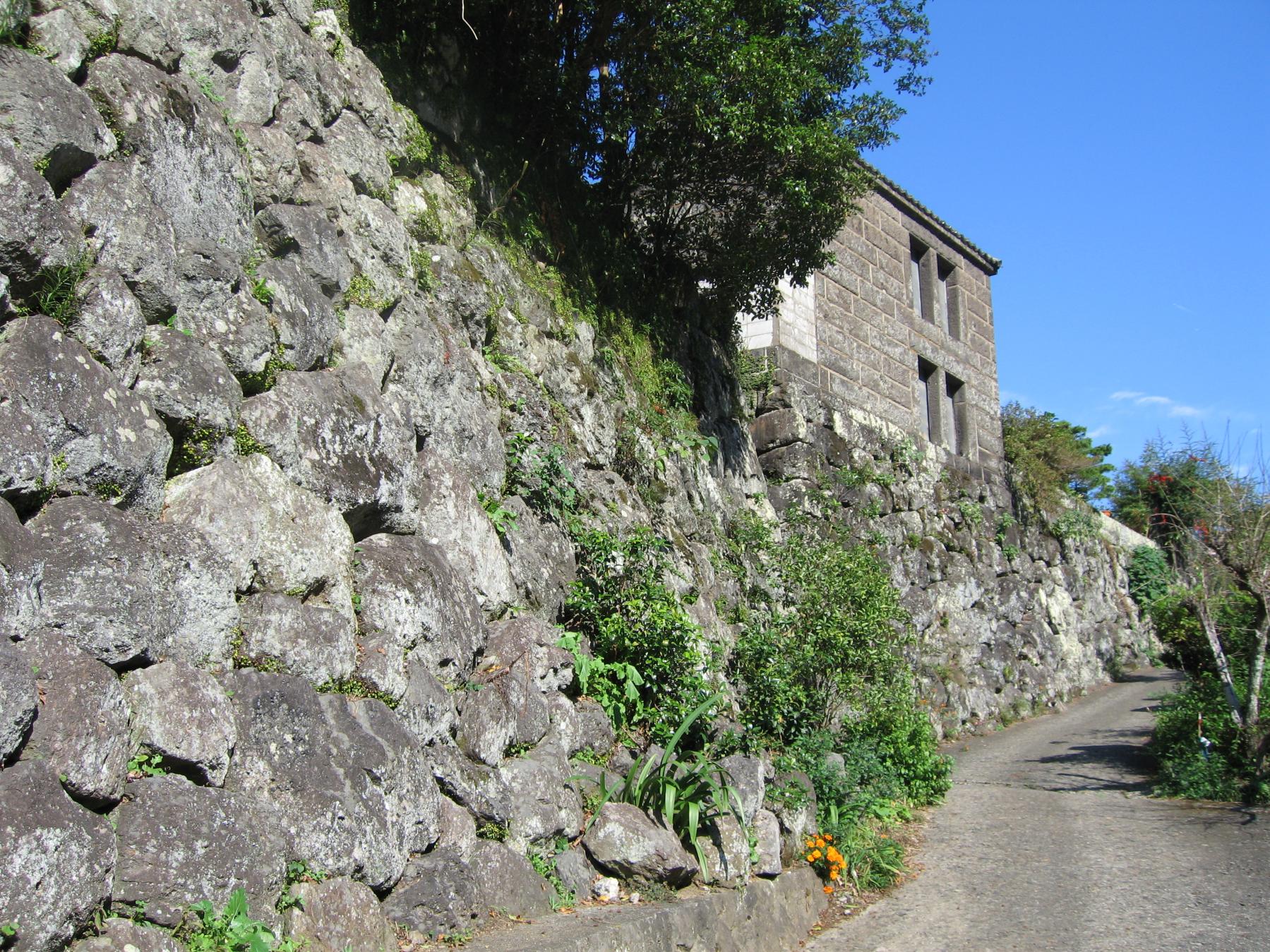 石垣の村　戸川-3